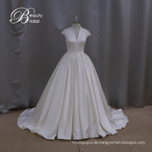 Elegante Satin Perlen eine Linie Hochzeit Kleid